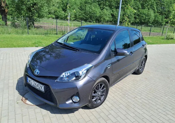 mazowieckie Toyota Yaris cena 42100 przebieg: 103000, rok produkcji 2013 z Pilawa